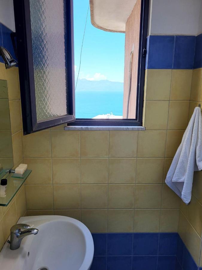 Vive Mare Hotel Sarandë Buitenkant foto